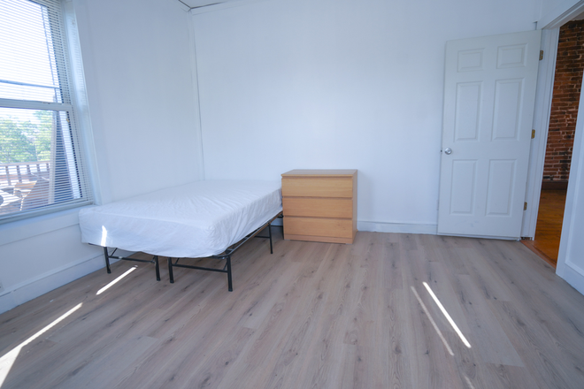 Bedroom - 5943 Kingsbury #3W Apartments