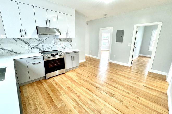 Kitchen - Gut Renovated 3 Bed on Hillside