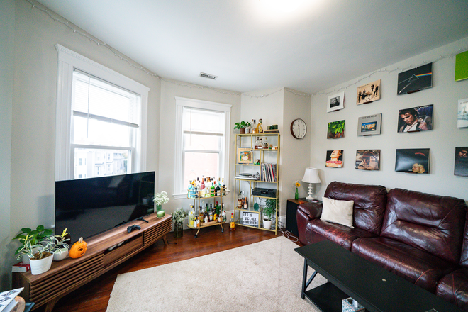 724 Parker St #3 - [9.1.2026] Top floor 5 beds /2 baths in Mission hill !! [Modern finishes / NO Broker fee] Apartments