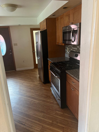 Kitchen - 2206 Sarah Street Townhome