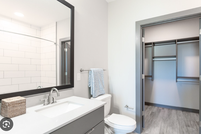 Bathroom one Master BEd - Incredible 3 Bed (or 1 bed w bath option) for Full Summer + CAR