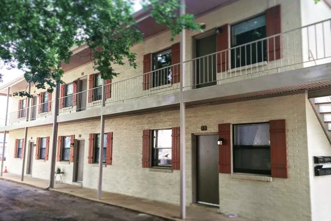 Exterior - Candlelight Apartments