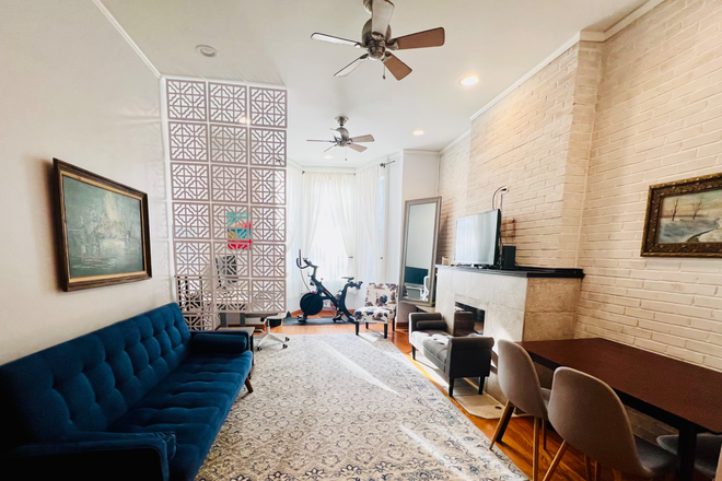 Sunny bright living room - Beautiful Sunny Modern Furnished Apartment Little Italy (2k/1b1b or 3k/2b1b w/master bed and garage)