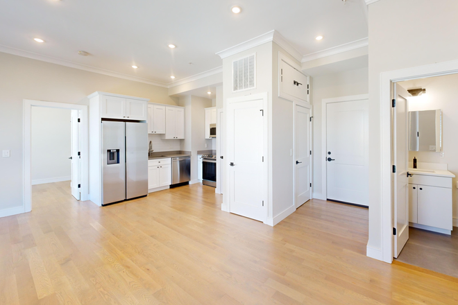 . - **NO BROKERS FEE!!** Stunning 4 Bed / 3 Bath w/ LAUNDRY IN UNIT! Available NOW!!