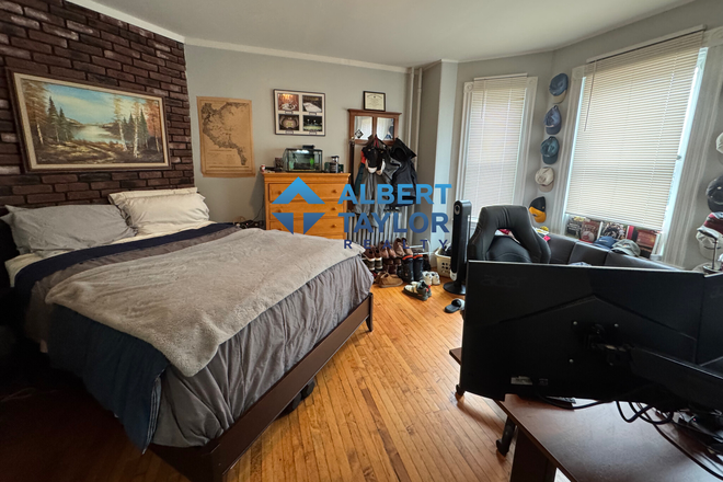 Bedroom #1 - 5 Bed in Porter Square!! Perfect Location