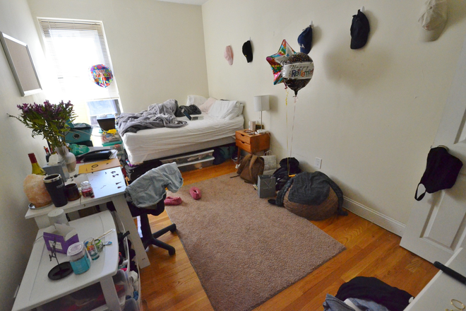 Bedroom - 2 Bed Available 9/1/26! *CONTACT NOAH 603-470-8181 Apartments
