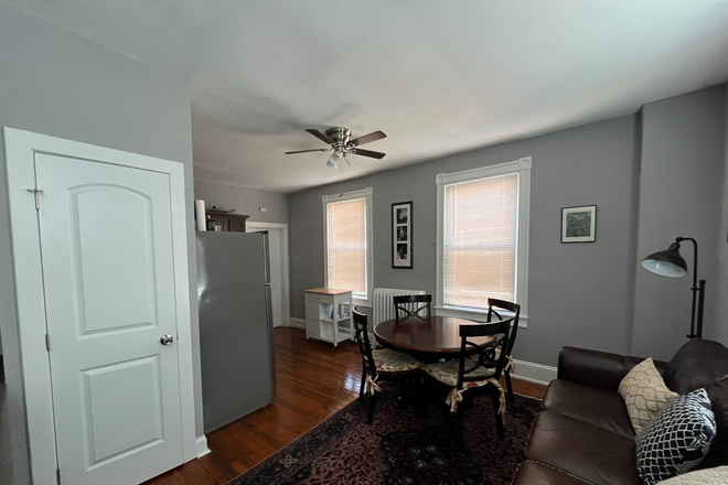 Common Dining Area - 1 BR with Full Bath in Butchers Hill Apartments