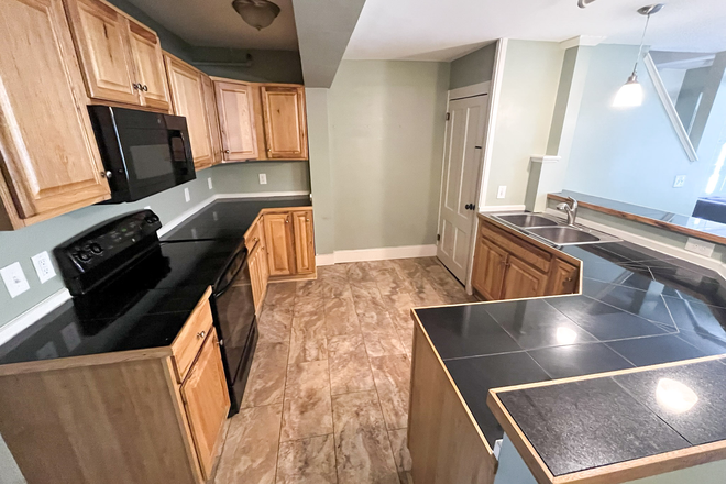 Kitchen - 132 Middle Street Unit 3 Apartments