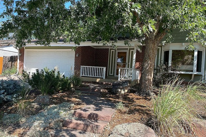 Main entrance - 870 Waite Dr House