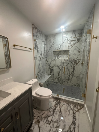 Spacious Shower - Private Studio Available Now!!!! - ALL UTILITIES INCLUDED!!