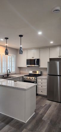 new appliances - Beautiful town home across from Mason Park in the great UCI neighborhood!