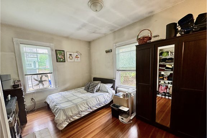 Office - currently used as a bedroom - 1 bdr + home office in large furnished 2 bdr