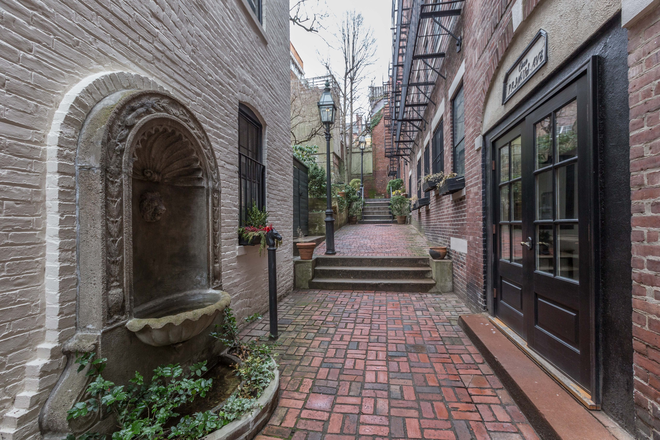 Walkway to Primus Ave Courtyard - Sunlit one bedroom just 3 blocks from MGH & steps away from Charles St on Beacon Hill Condo