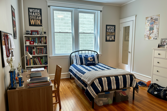 1 - BU Off Campus 2-Blocks to Agganis 2 bedroom Condo for rent 9/1/26 No Security Deposit