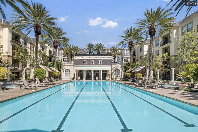 The Po0ol - Stylish Top-Floor Watermarke Condo Overlooking Clubhouse!  Comfort, Privacy & Location in One