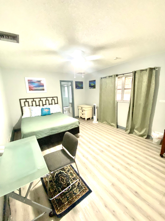 Masterbedroom - Guest Suite East Boca! Near Beach/Restaurants!