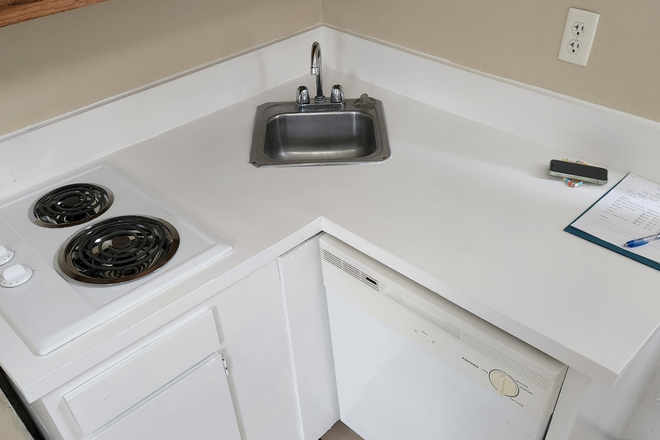 dishwasher - 1206 Burdette #5 Apartments