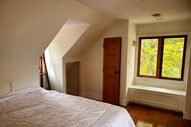 Bedroom - Partially furnished 1BR apt-Pretty Brook Rd-Princeton