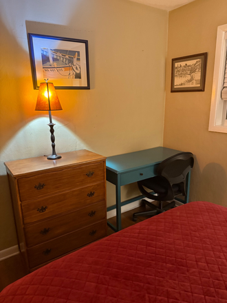 Drawer & Desk - 233 Tyler Brooks Drive Williamsburg, VA 23185  (10 minutes from Campus) House