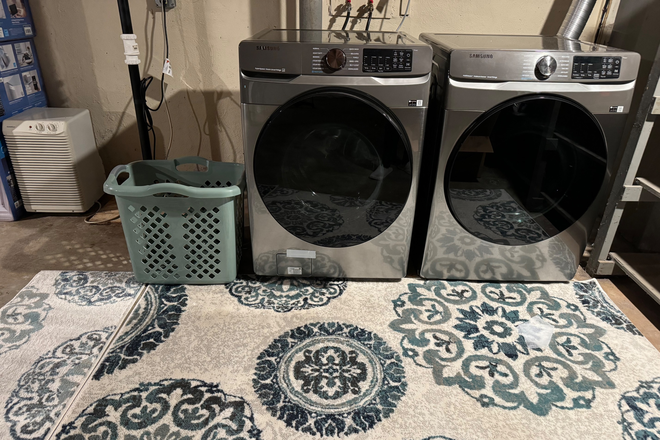 Laundry - 2026 6/1-8/30 summer sublet for 1 bedroom, great location, fully furnished, move in with no hassals. House