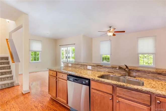 Kitchen - NewTown Townhouse