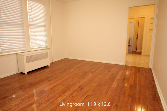 Living Room - $800 / 1BR in 3BR Apt – Share with NYU Grad Student & Alumnus at a nice community