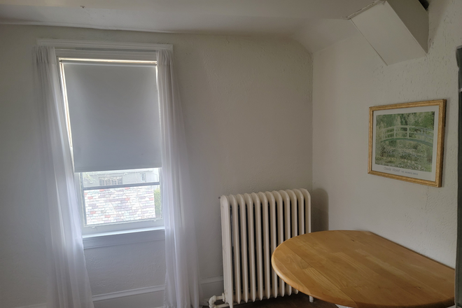 Desk/table - Private Furnished Mini-Suite w/ Bath, Utilities Included Near USJ, UConn Law & UHART House