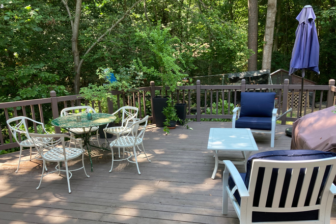 Back Porch - Light and Sunny Colonial Style House in quiet Neighborhood