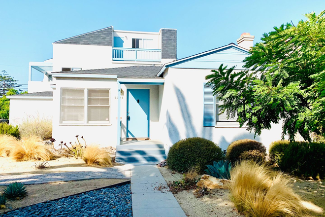  - FANTASTIC 2 BD/1 BA CONDO IN CROWN POINT! 1 CAR GARAGE INCLUDED! $3,495/mo