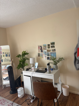 Bedroom - Townhouse sublet listing, fully furnished, Spring '26