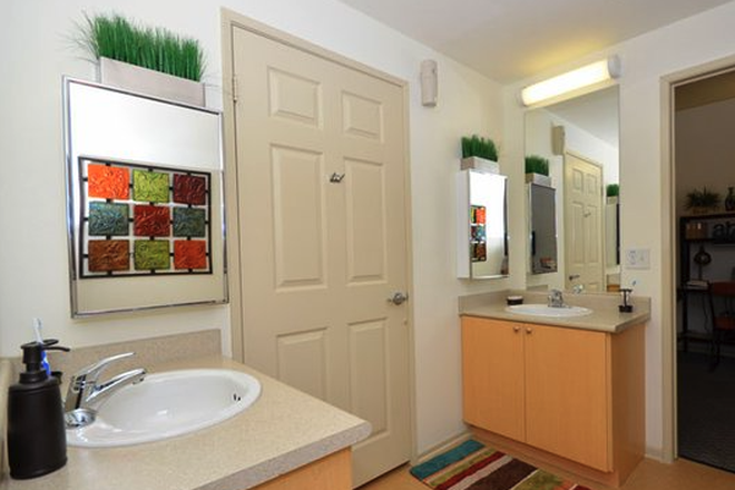 Bathroom - VDCN Private room, Shared bathroom with one other person