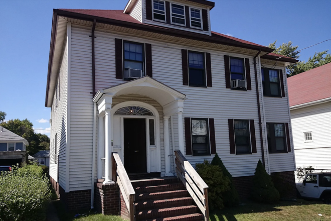 Outside street view - Foster St Room for Sublet Spring 2027