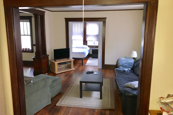Living Area - Spacious 3 Bedroom***FREE LAUNDRY*** Apartments