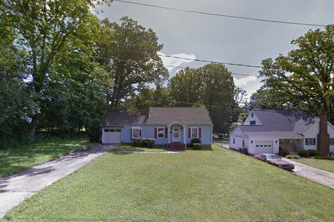 Street view of home - *Fully Renovated* 3 Bedroom 2 Bath Home w/ Huge Backyard