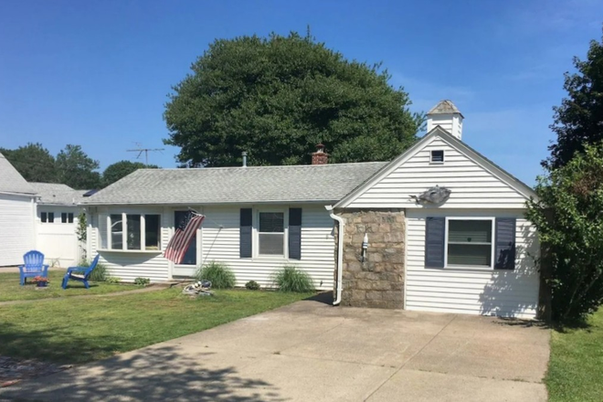 house - 6 Frances Avenue Narragansett, RI House