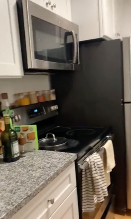 . - Renovated 4-bed. No broker fee! Contact Will McGowan 617.512.5822