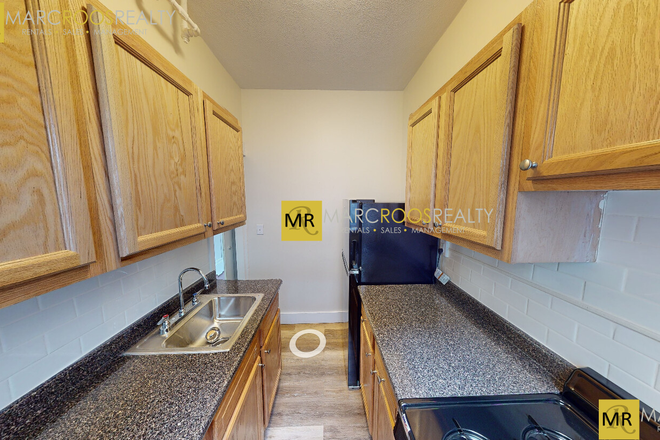 Call NOW for showings! 617-236-8550 - BOYLSTON ST - *NO FEE!* 1BR SPLIT FOR 2 PPL NEAR CLASS W/ H&HW INC, LNDRY IN BLDNG *AVAIL NOW* Apartments