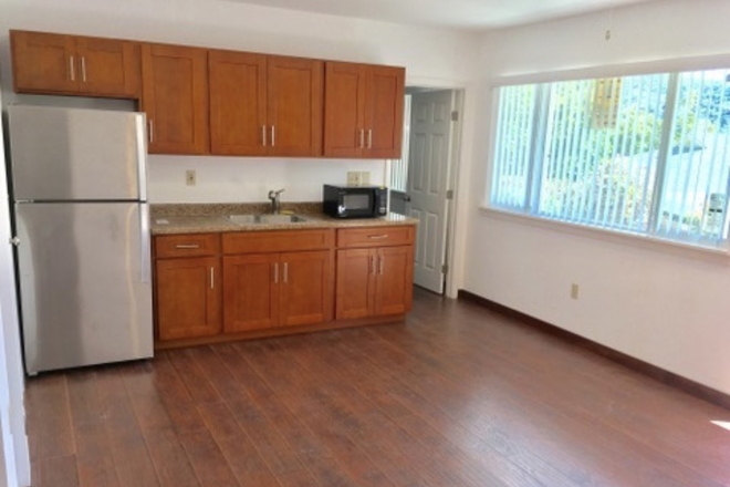 Kitchen area - Walk to UH Manoa/Punahou School, 2bedroom,1bath home