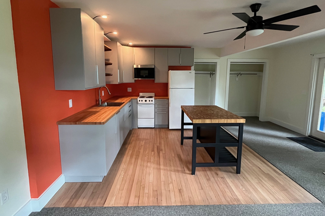 Studio Looking towards entrance - Newly Renovated Studio Apt w/ Covered Deck  in Avondale (WA) - 4 mins to Dwntn Chasn