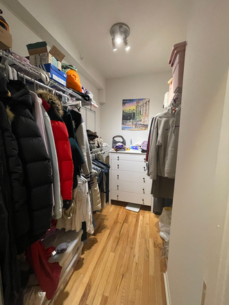 Walk-in closet - HEAVILY DISCOUNTED! 1700 Hinman 2026 Summer Sublet Available Apartments