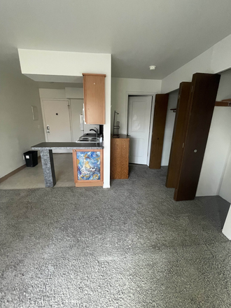 Main living space. Balcony behind camera - Treehouse West