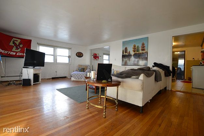 Common room - AVAILABLE  8/2026 ~~~239 Foster Street #2