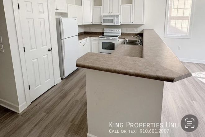 kitchen - Carleton Place Townhouse close to campus