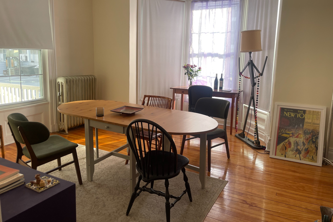 dining room (bedroom 1) - Spacious 3-bedroom apartment on Smith College campus