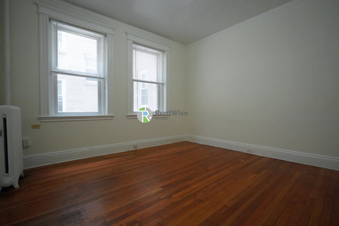 1 - JULY 2026-Sweet Cleveland Circle Studio, Gym! H/Hw inc. No Broker Fee! Apartments