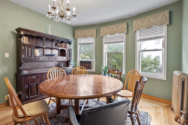 Dining room - Lease takeover (no security deposit) fully furnished Townhome