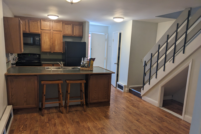 Photo - FALL PRE-LEASE  3 BDRM Condo on the Hill