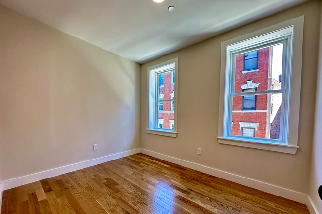 bed - No Fee, 2 Bed with in Unit Laundry, North End Apartments