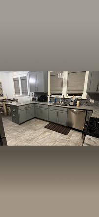 Recently upgraded Kitchen - House close to campus (5 Minutes)