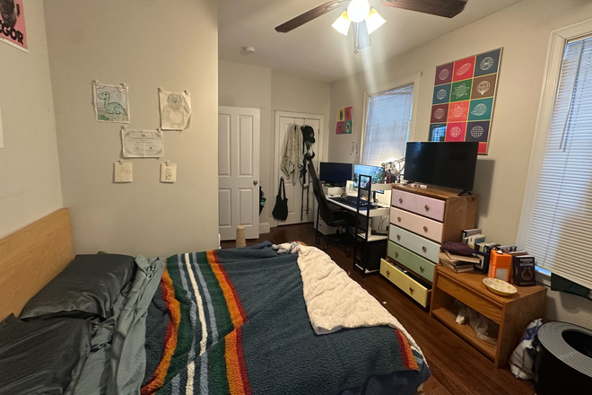 Bedroom - Room Sublet | May-Aug | Mission Hill (Brigham Circle) | $1350/mo + utilites Townhome
